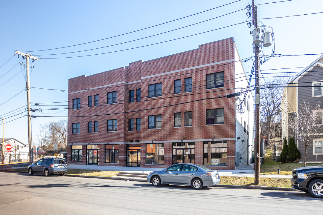 Butternut Crossing in Syracuse, NY - Foto de edificio