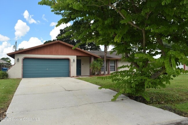 326 Decordre Rd SE in Palm Bay, FL - Building Photo - Building Photo