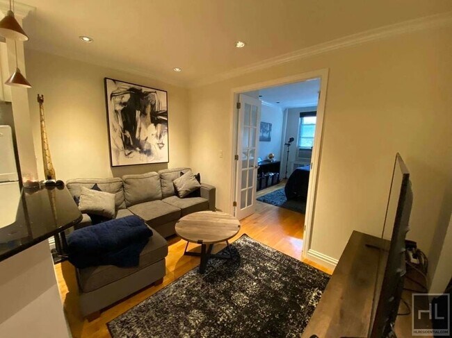 208 E 34th St-Unit -4C in New York, NY - Building Photo - Building Photo