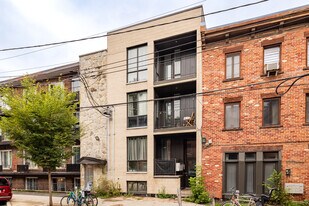 1381 La Fontaine Rue in Montréal, QC - Building Photo