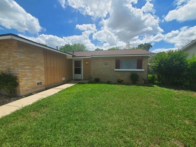 9815 Meadow Lark in Converse, TX - Building Photo - Building Photo