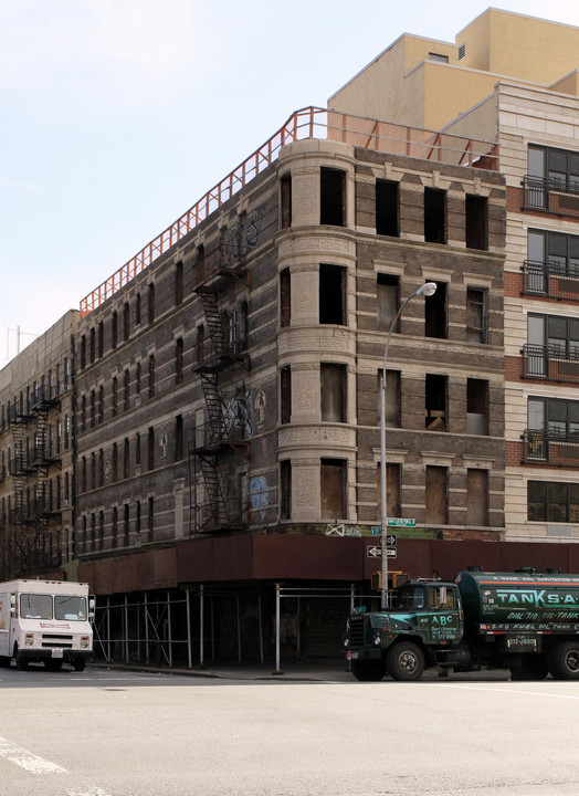 2375 Adam Clayton Powell Jr Blvd in New York, NY - Foto de edificio