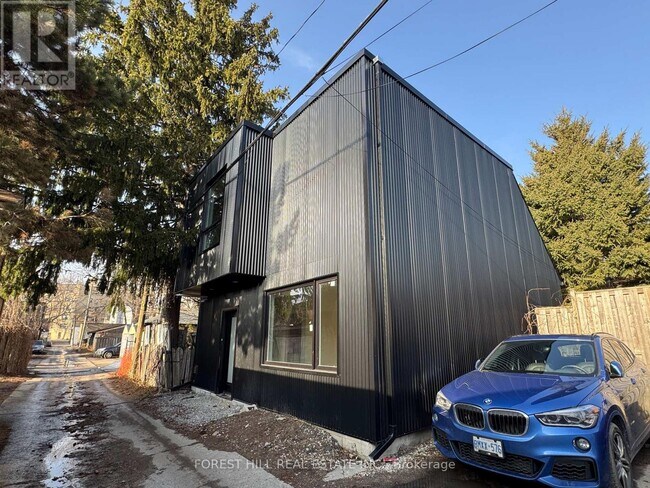 124 Kenwood Ave