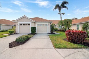 656 Back 9 Dr in Venice, FL - Building Photo