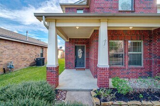 19731 Dayton Springs Dr in Cypress, TX - Foto de edificio - Building Photo