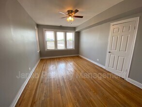 3725 W Grand Ave in Chicago, IL - Building Photo - Building Photo