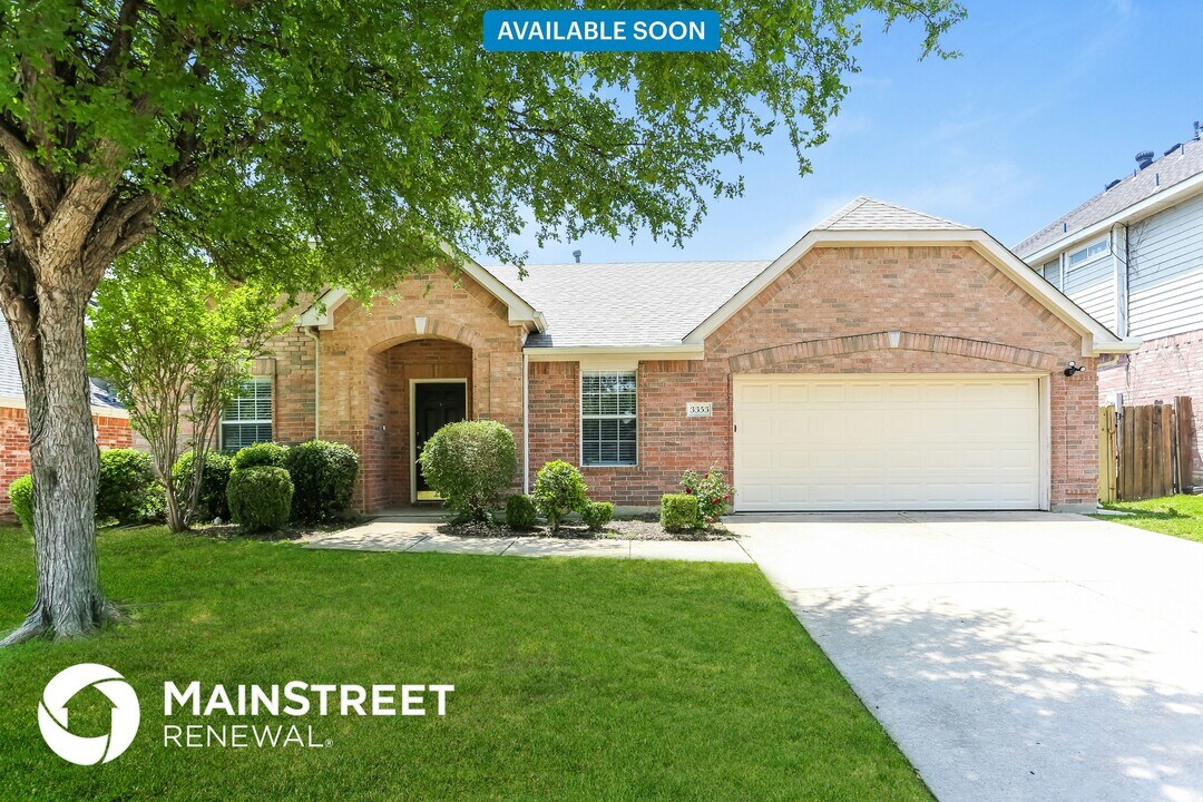 3353 Stoneway Dr in Grand Prairie, TX - Building Photo