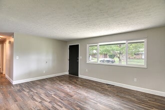 3813 Utica Dr in Dayton, OH - Foto de edificio - Building Photo