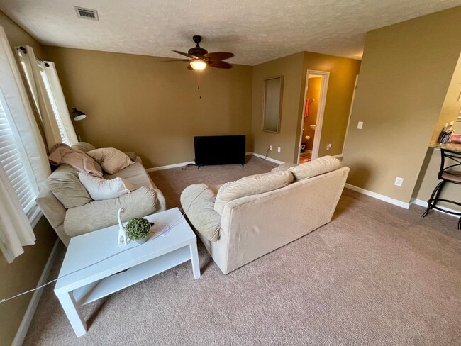 2428 E University Dr in Auburn, AL - Foto de edificio - Building Photo