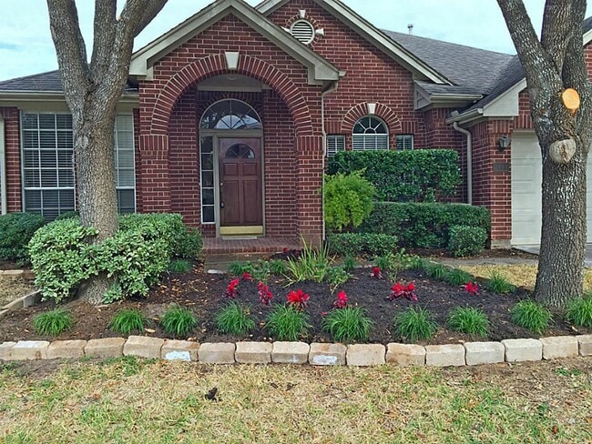 7411 Orchard Hills Ln in Sugar Land, TX - Building Photo - Building Photo