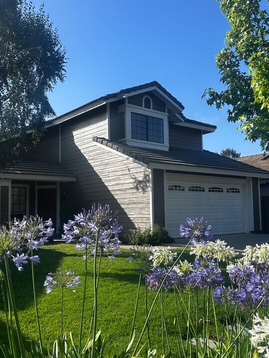 148 Camino Ruiz in Camarillo, CA - Building Photo