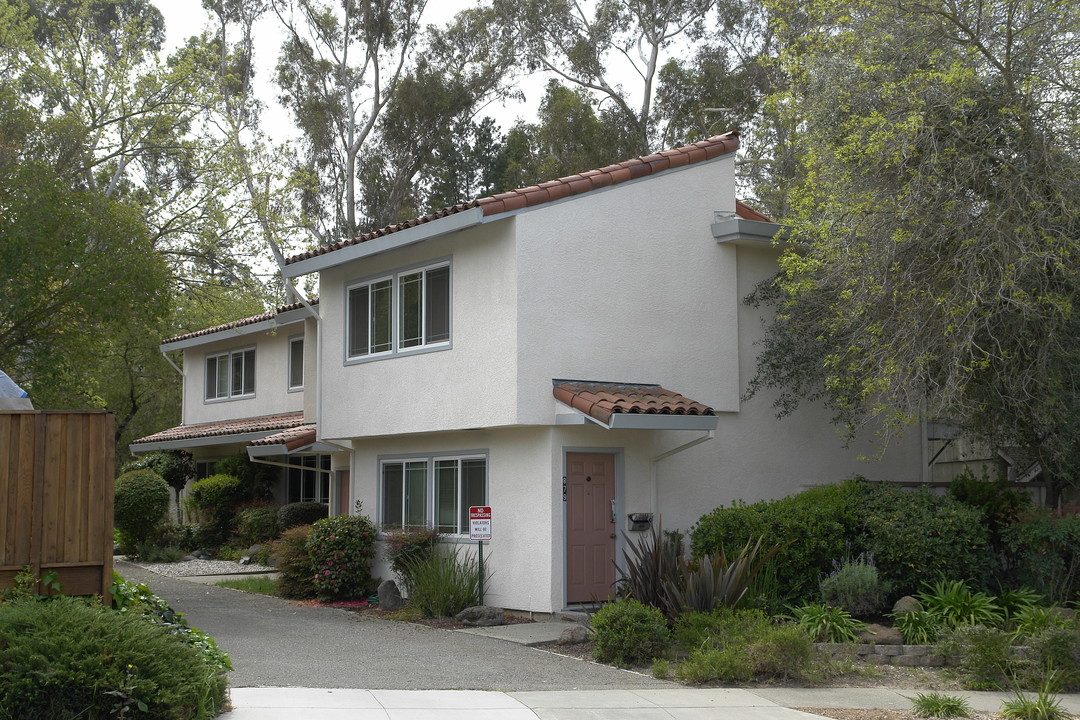 879 Palomino Dr in Pleasanton, CA - Foto de edificio