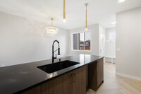 201 Kinglet Blvd in Edmonton, AB - Building Photo - Building Photo