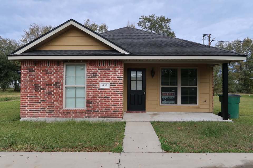 900 Topsy Rd in Lake Charles, LA - Foto de edificio