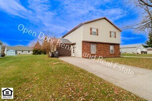 5215-5217 Vermont Ln in Fort Wayne, IN - Building Photo