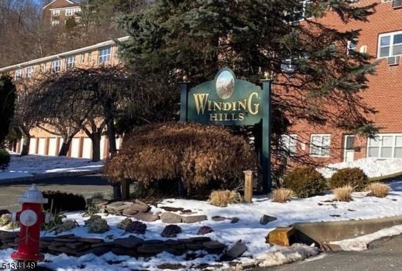 100 Pierson Miller Dr in Pompton Lakes, NJ - Building Photo