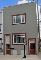 12 N Main St, Unit 2 in Albia, IA - Building Photo