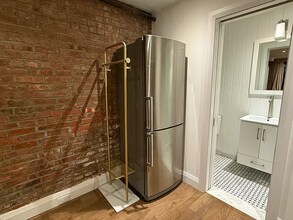 194 W 10th St, Unit #B in New York, NY - Building Photo - Building Photo