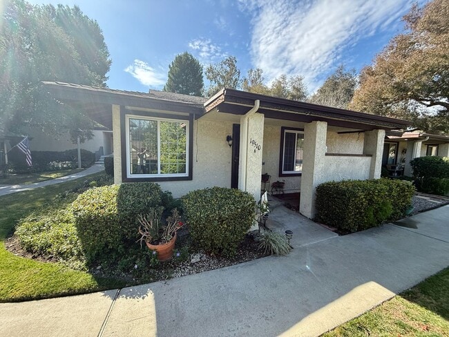 property at 19510 Ave Of The Oaks