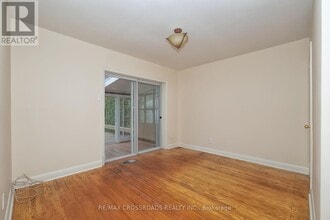 4073 Ellesmere Rd in Toronto, ON - Building Photo - Building Photo