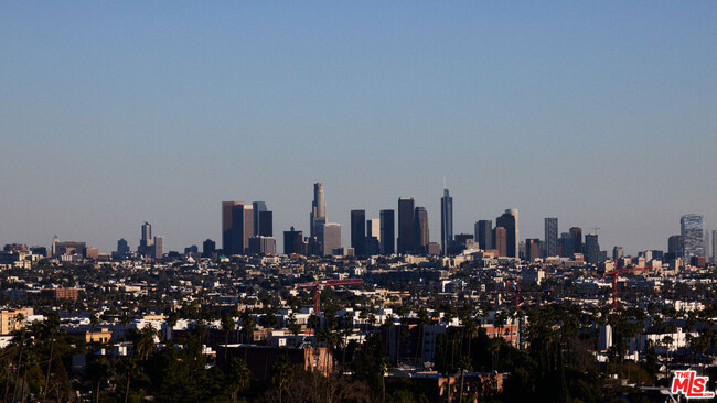 2309 Hollyridge Dr in Los Angeles, CA - Building Photo - Building Photo