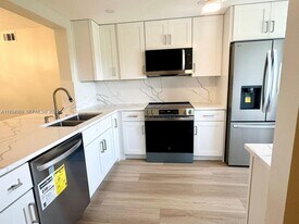 4098 Yarmouth E in Boca Raton, FL - Building Photo