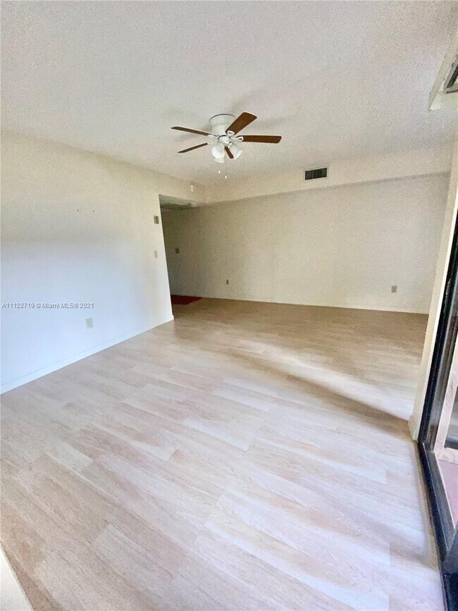 1151 N Liberty Ave-Unit -1151F in Homestead, FL - Foto de edificio - Building Photo