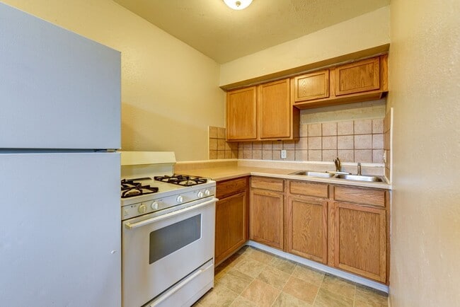 LoHi Haven - Spacious 2 Bedroom Unit | Pri...