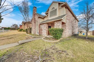 8105 Eagle Dr in Rowlett, TX - Building Photo - Building Photo