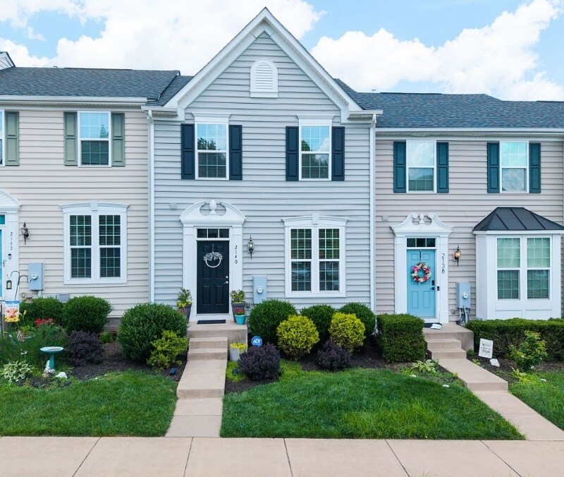 2140 Elm Tree Knoll in Charlottesville, VA - Building Photo
