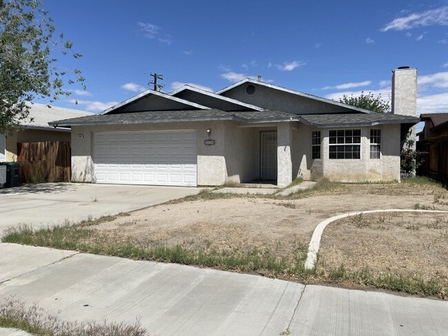 428 W Ward Ave in Ridgecrest, CA - Building Photo - Building Photo