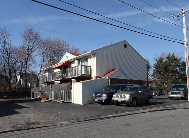 5-41 Dunbar St in Waterbury, CT - Building Photo - Building Photo