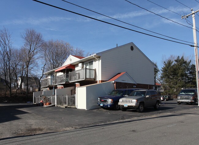 5-41 Dunbar St in Waterbury, CT - Building Photo - Building Photo