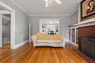 1128 Greenleaf Ave in Wilmette, IL - Building Photo - Building Photo
