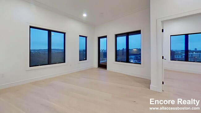 50 Leo M Birmingham Pkwy, Unit 607 in Boston, MA - Building Photo - Building Photo