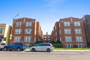 2342 W Touhy Ave in Chicago, IL - Building Photo