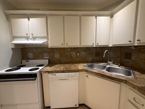 136 NE 19th Ct in Wilton Manors, FL - Building Photo - Building Photo