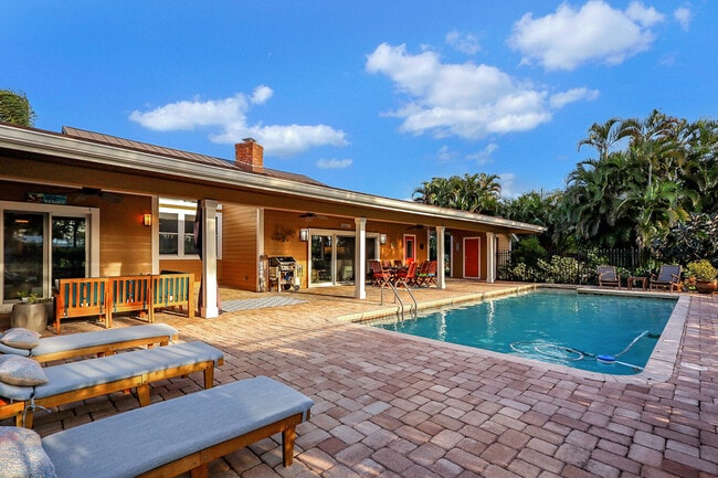 3271 SE Court Dr in Stuart, FL - Building Photo - Building Photo