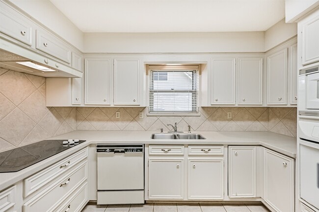 property at 2005 La Salle Ln