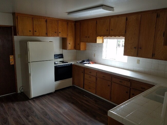 property at 172-190 Racetrack St