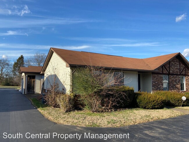 1945 Sandra St in Bowling Green, KY - Building Photo - Building Photo