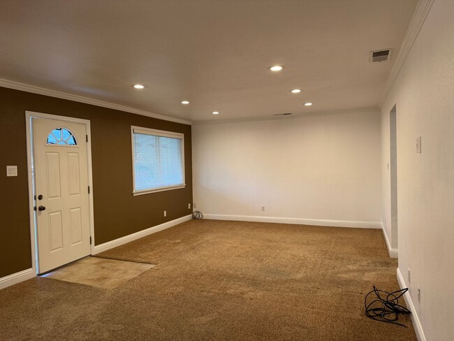 304 Livoti Ave in Roseville, CA - Building Photo - Building Photo