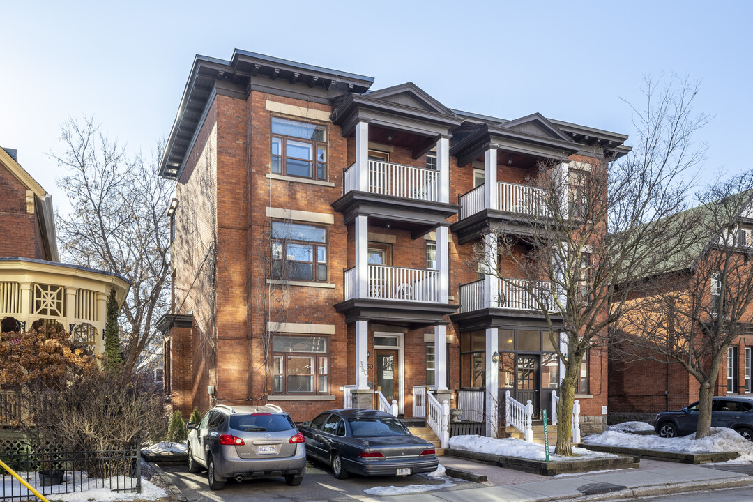 352 Gilmour St in Ottawa, ON - Building Photo