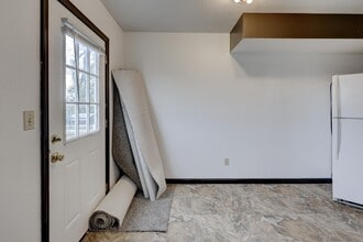 717 N Walker St in Webb City, MO - Building Photo - Building Photo