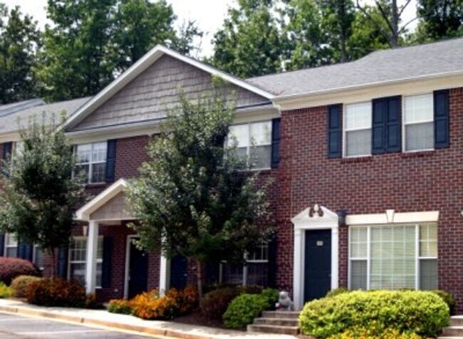 101 Woodlake Dr in Athens, GA - Building Photo - Building Photo
