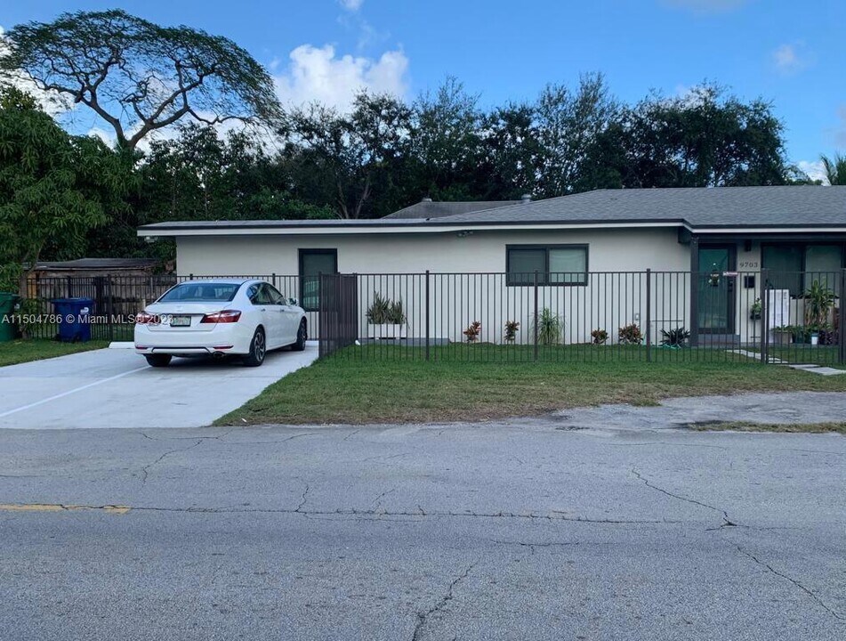 9703 NW 5th Ave, Unit 9703 in Miami, FL - Building Photo