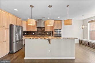 23483 Logans Ridge Terrace in Ashburn, VA - Foto de edificio - Building Photo