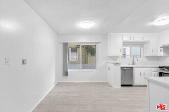 739 Croft Ave in Los Angeles, CA - Building Photo - Building Photo