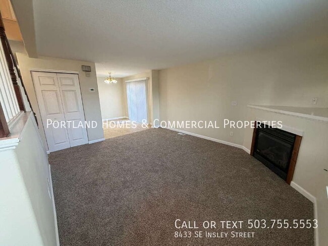 8433 SE Insley St in Portland, OR - Building Photo - Building Photo
