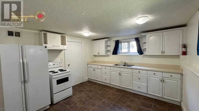 3739 Rumble St in Burnaby, BC - Building Photo - Building Photo